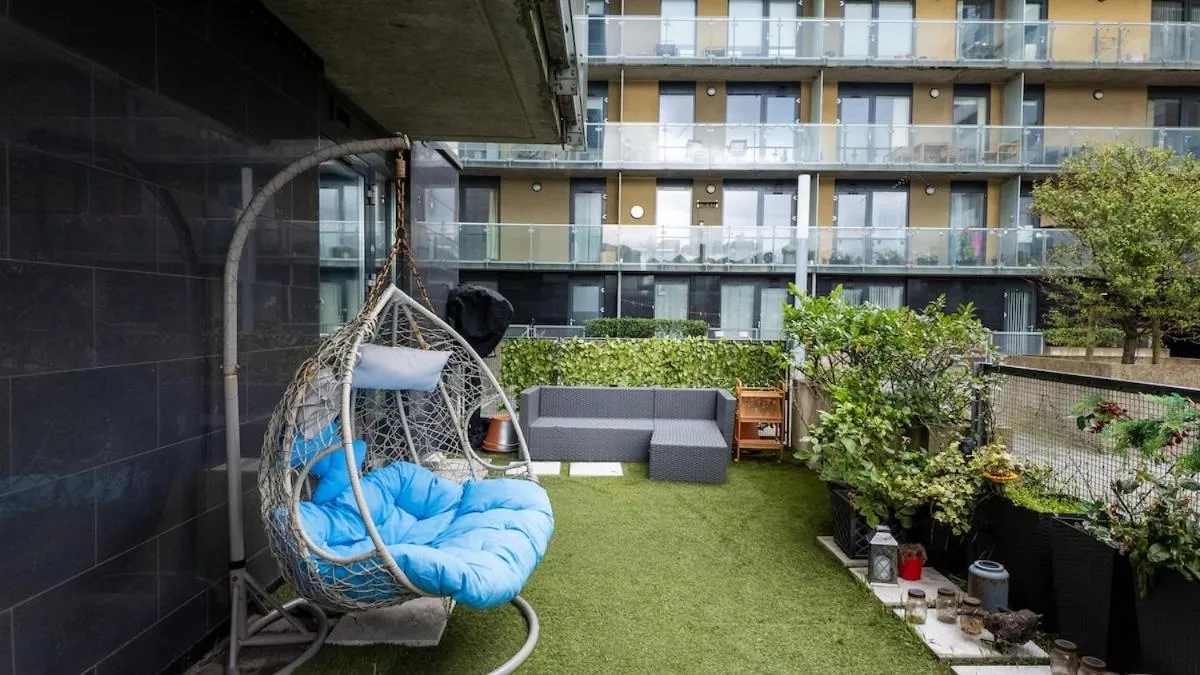 Image 5 of Meadowside Quay 2BR Luxurious Apartment