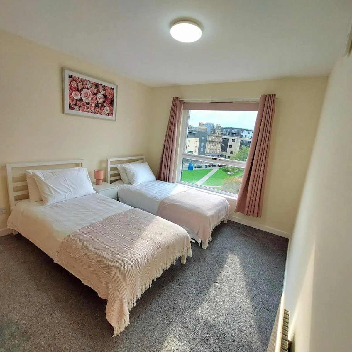 Image 1 of Modern 2-Bedroom flat in Glasgow city centre, near Galsgow Green