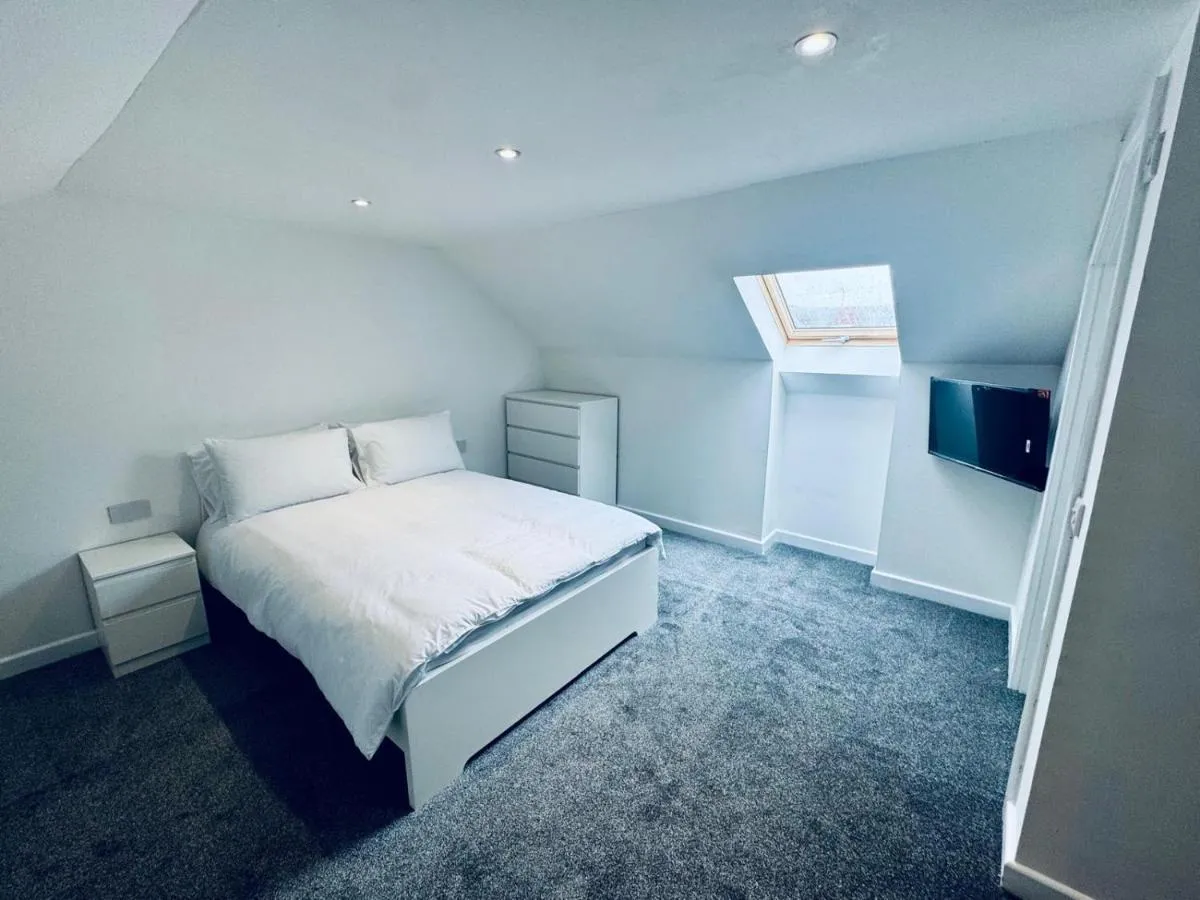 Image 1 of Modern 2 Bedroom with extra Loft Bedroom