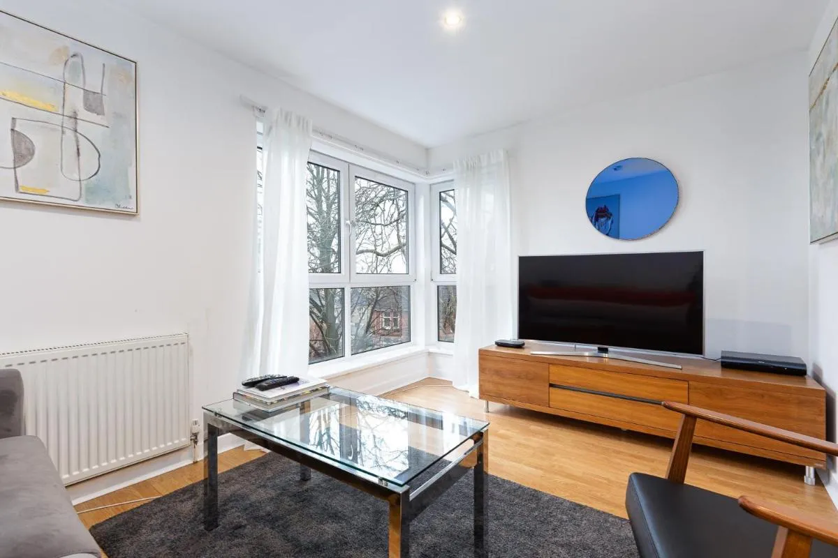 Image 4 of Modern 2 bed BroomPark/Central apt. with Parking