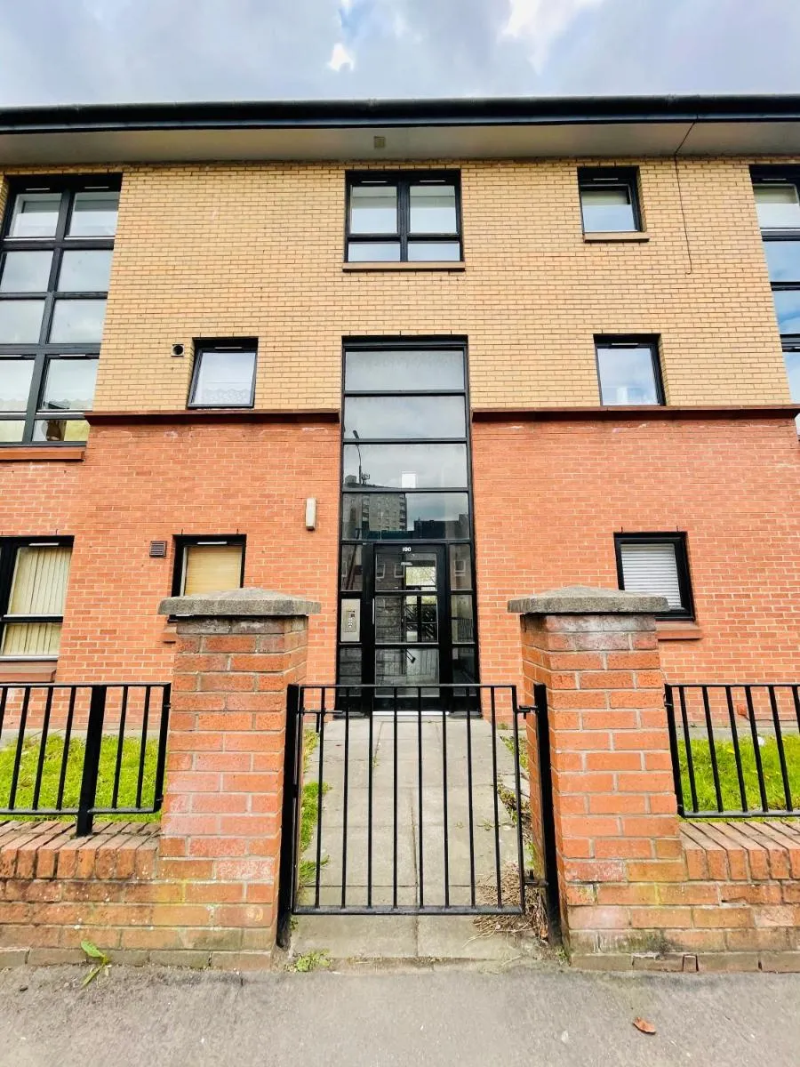 Image 5 of Modern 2 bedroom Apartment Near City Centre