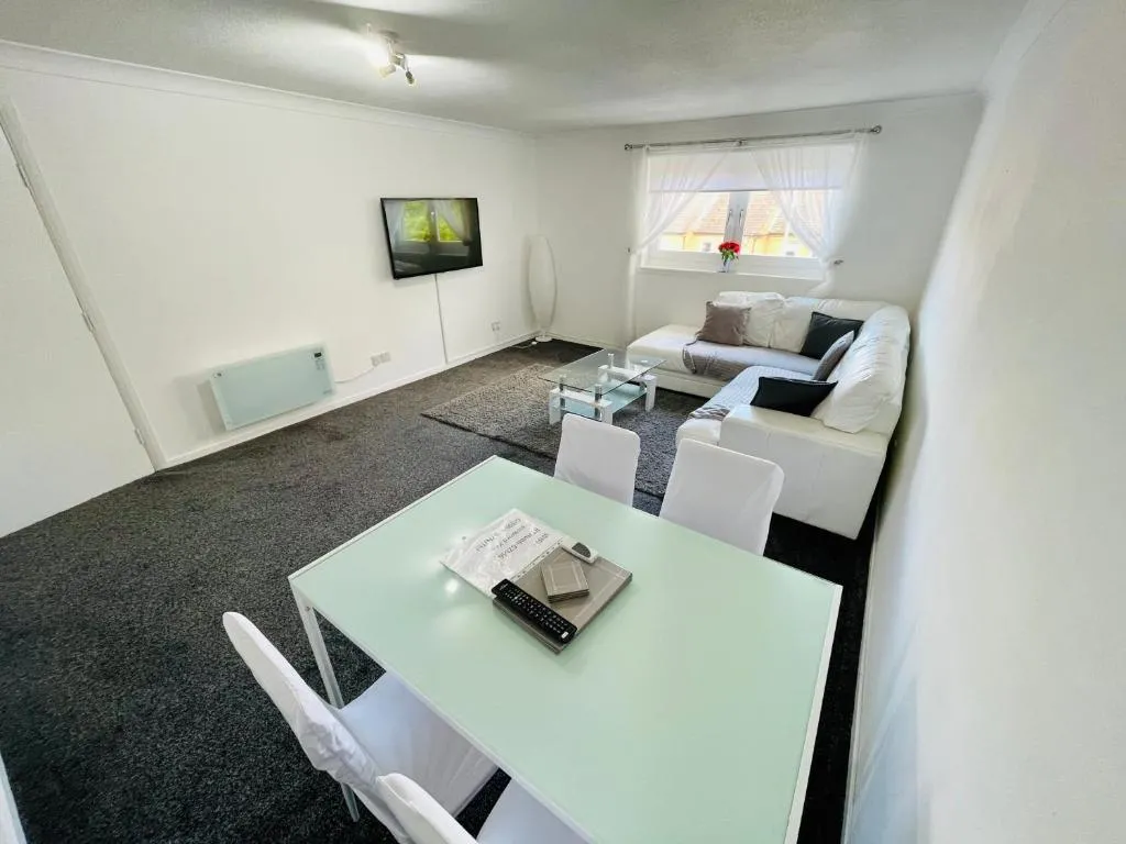 Image of Modern 2 bedroom Apartment Near City Centre