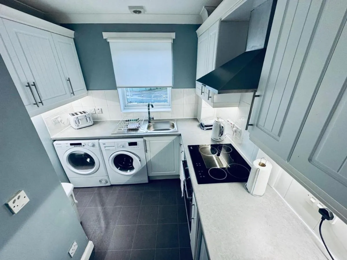 Image 2 of Modern 2 bedroom Apartment Near City Centre