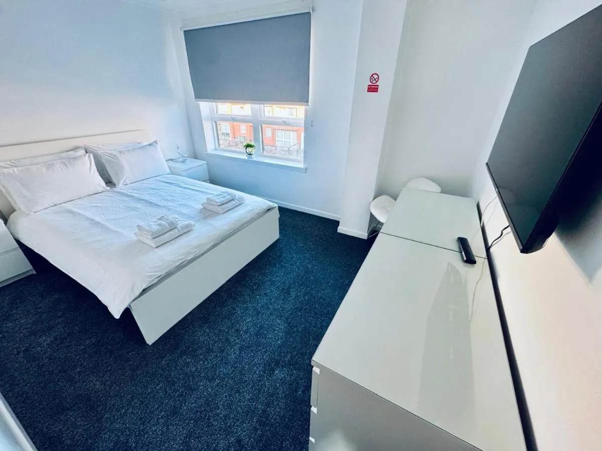 Image 1 of Modern 2 bedroom Apartment Near City Centre