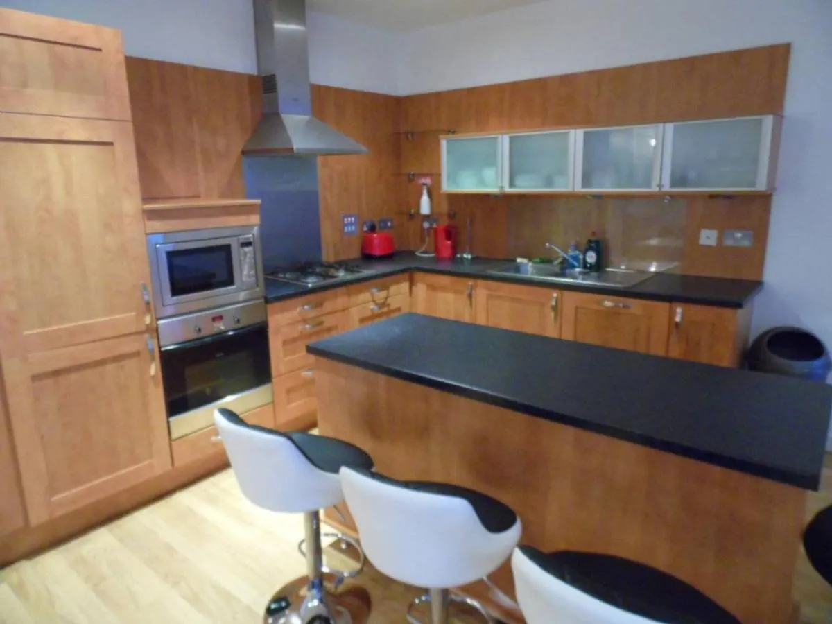 Image 2 of Modern 2-bedroom Apt near SSE Hydro and SEC