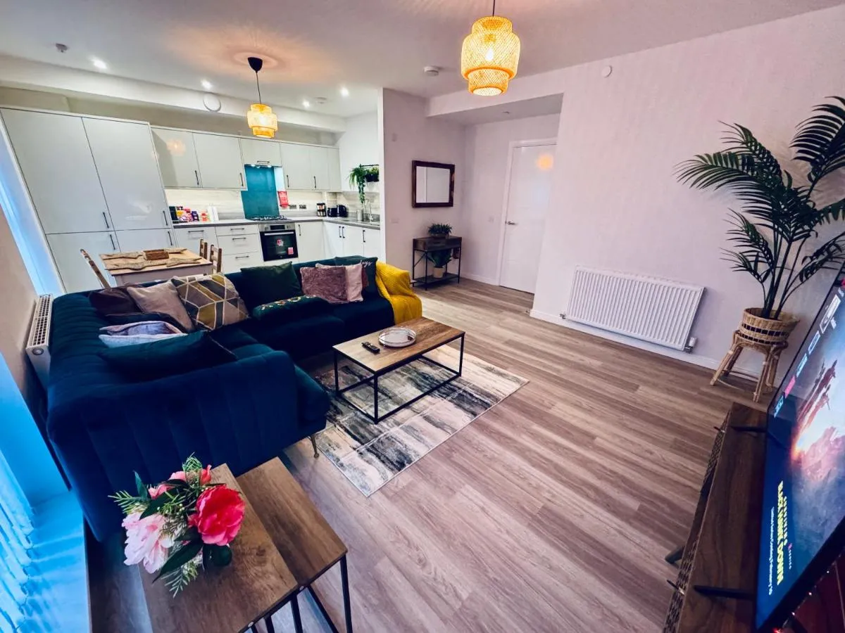 Image 1 of Modern Flat in Glasgow City FREE Parking & Wifi