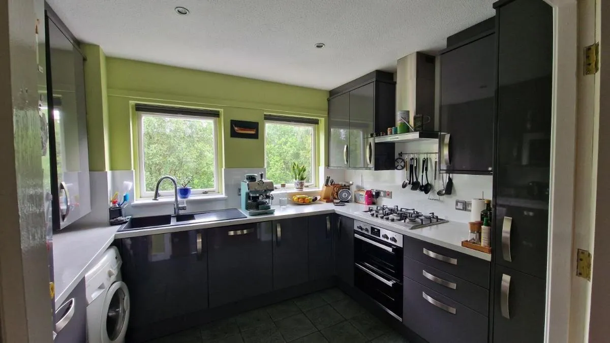 Image 2 of Modern Three-Bedroom Apartment in Leafy West End with Private Parking