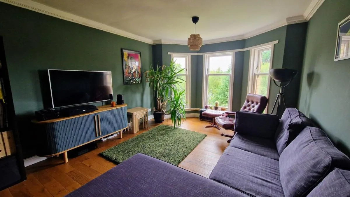 Image 4 of Modern Three-Bedroom Apartment in Leafy West End with Private Parking