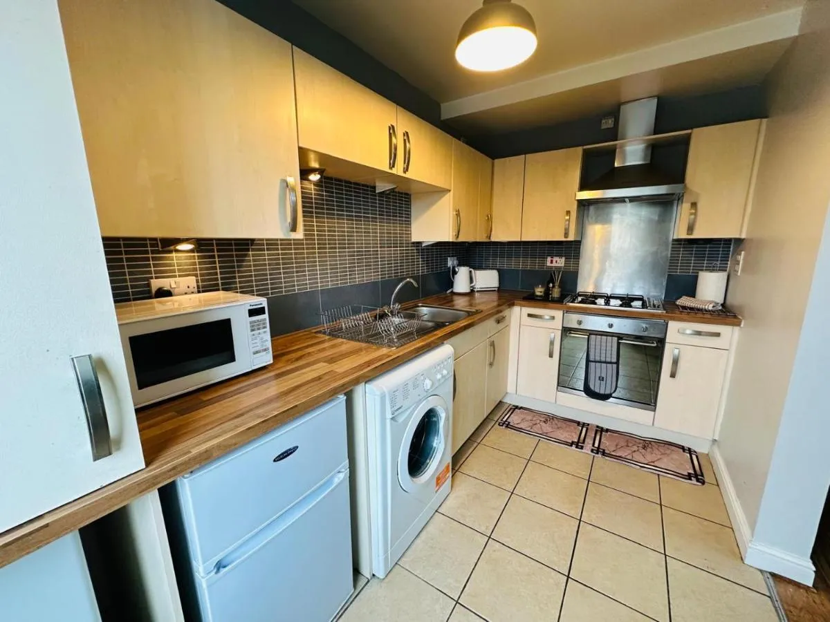 Image 2 of Outstanding Modern Glasgow Flat Luxury King Bed