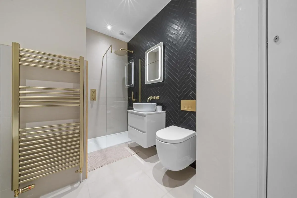 Image 6 of Paisley Road Courtyard