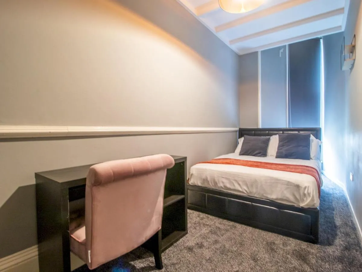 Image 1 of Pass the Keys Cosy in Fabulous West End