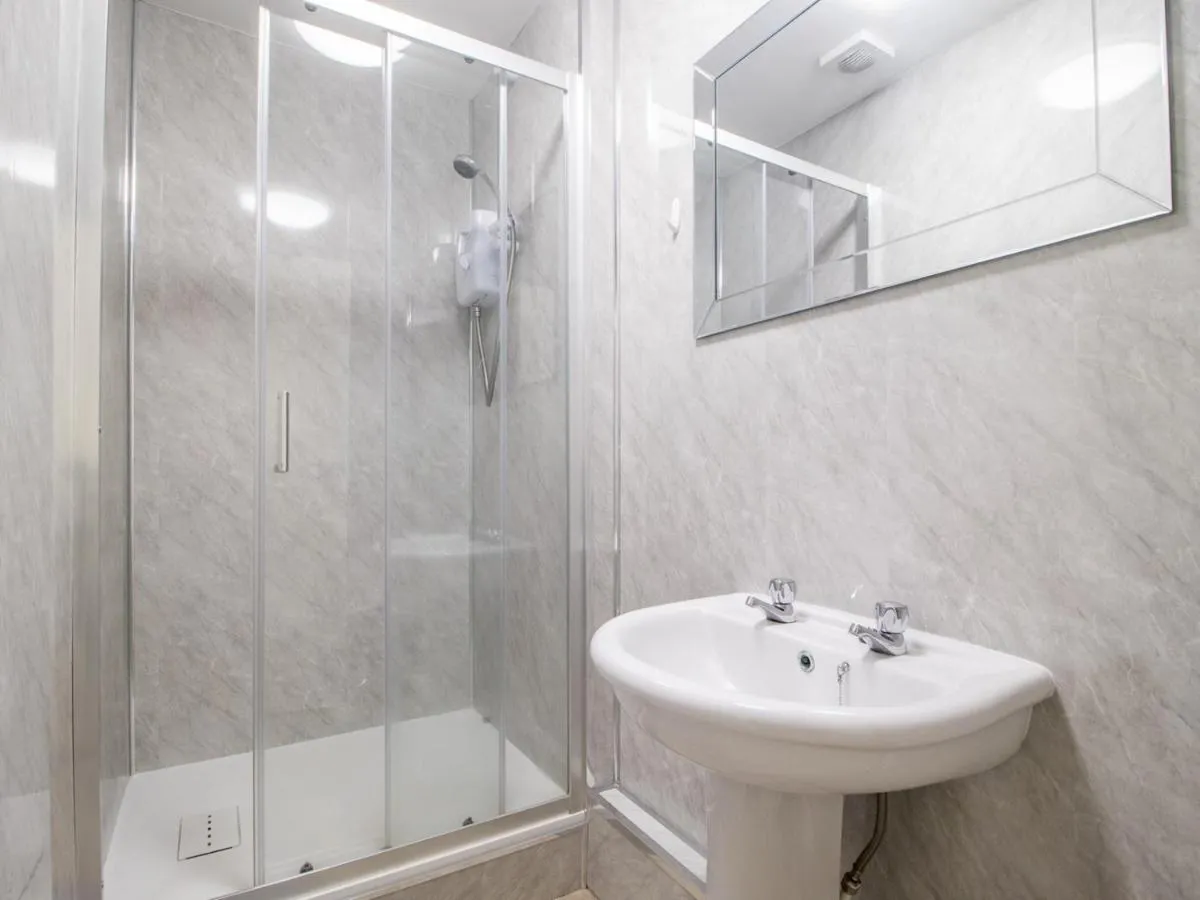 Image 2 of Pass the Keys Cosy in Fabulous West End