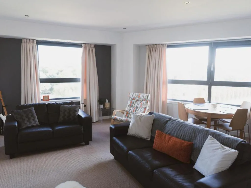 Image of Pass the Keys Lovely 2-Bed Flat Glasgow Harbour FREE parking