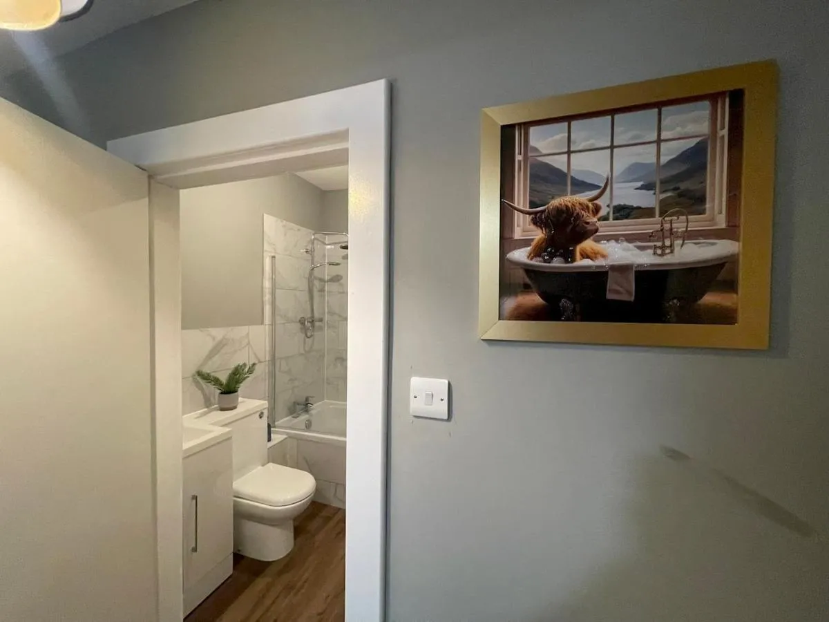 Image 2 of Pass the Keys Spacious Hillhead Haven