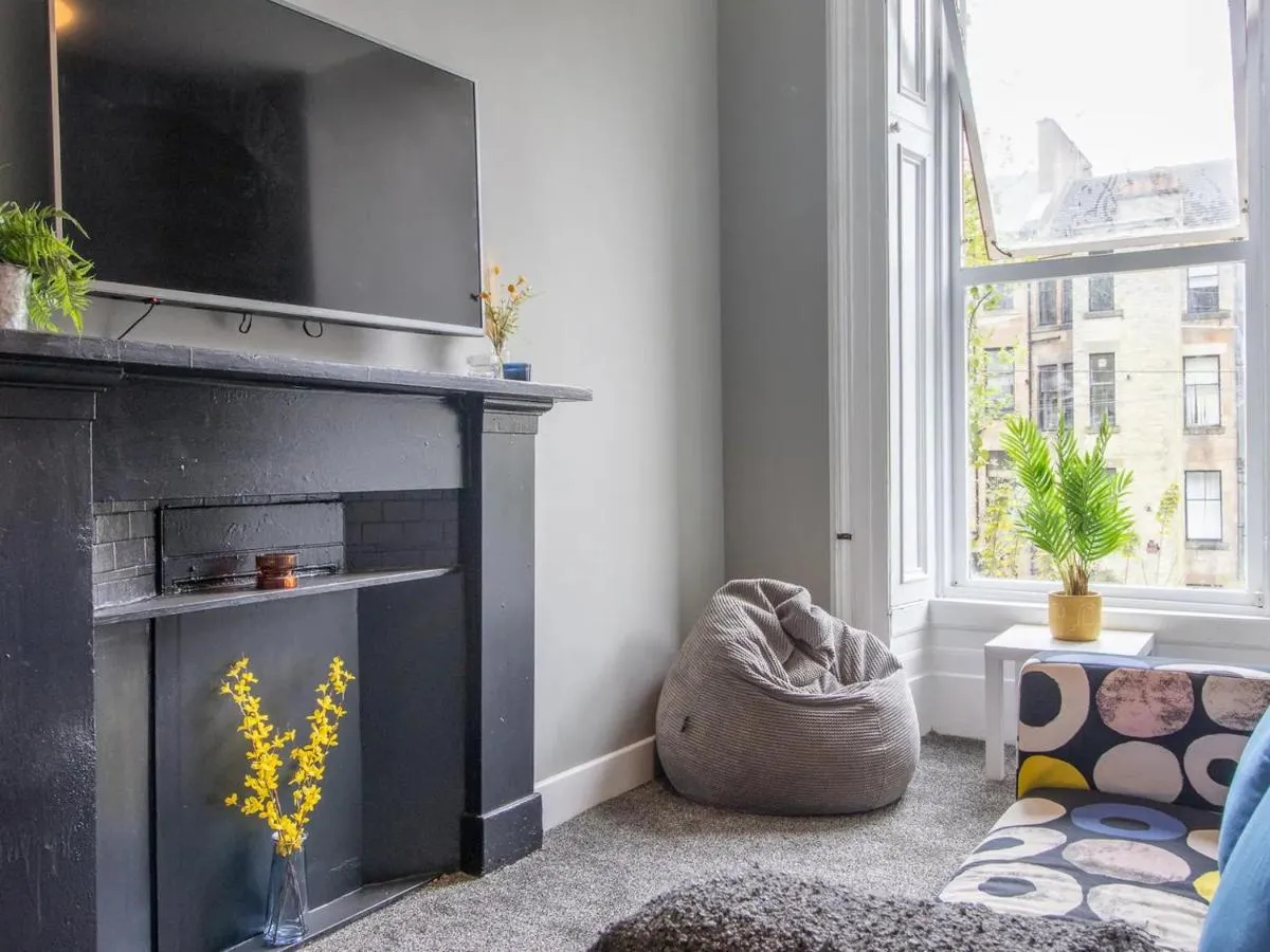 Image 4 of Pass the Keys West End Cosy Pop of Colour