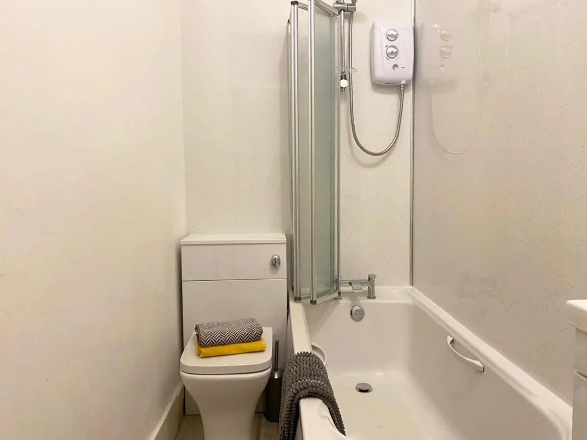 Image 2 of Renovated West End Flat in Glasgow