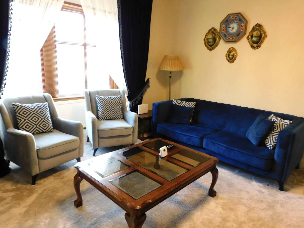 Image 2 of Spacious 3 Bed Family Friendly Home with Garden & Parking Sleeps 6 & Baby Near Glasgow City