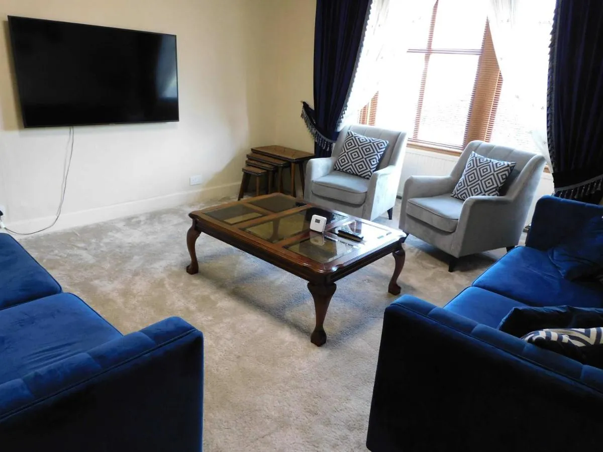 Image 4 of Spacious 3 Bed Family Friendly Home with Garden & Parking Sleeps 6 & Baby Near Glasgow City