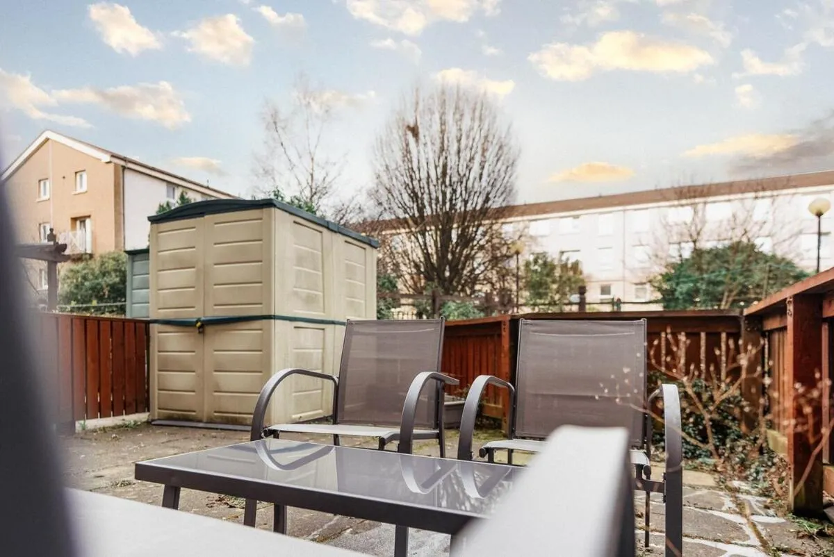 Image 5 of Spacious 3 Bed Home in Glasgow City With Free Parking