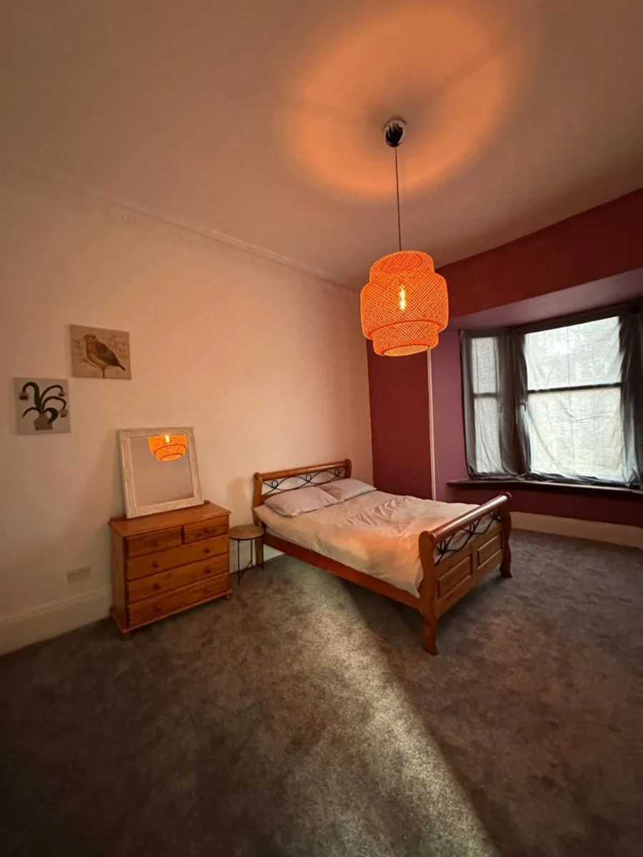 Image 1 of Spacious 5 Bedroom House Close to Central West End