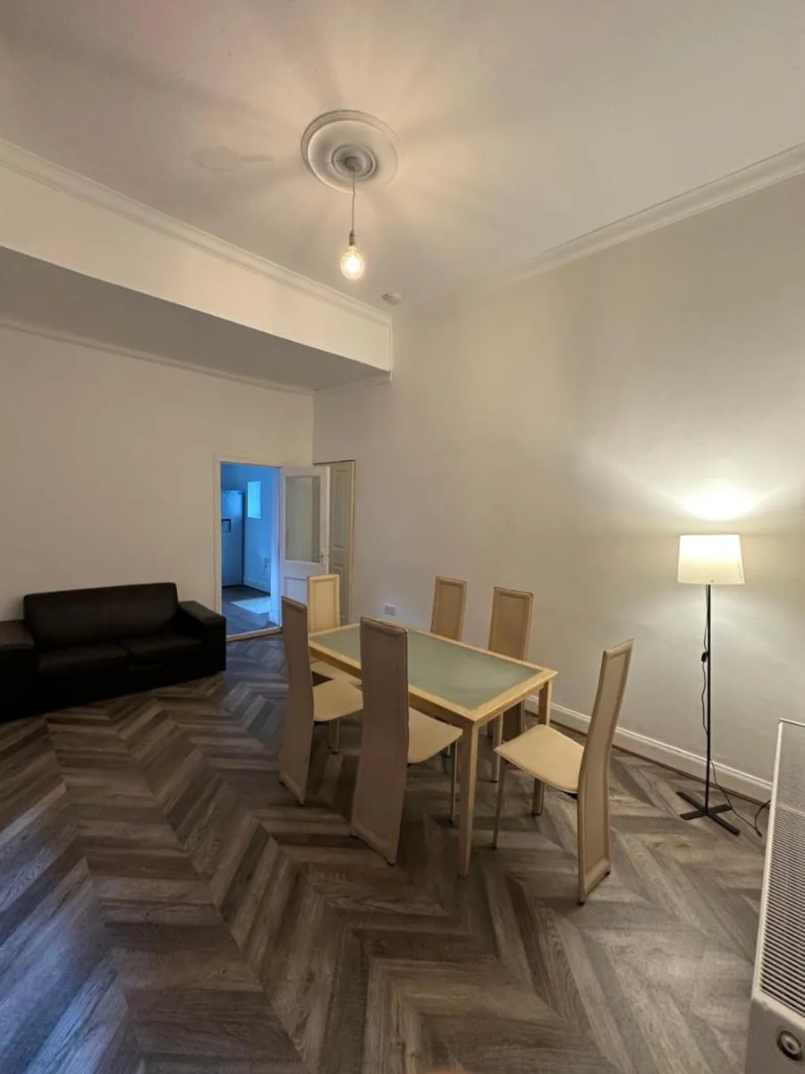 Image 6 of Spacious 5 Bedroom House Close to Central West End