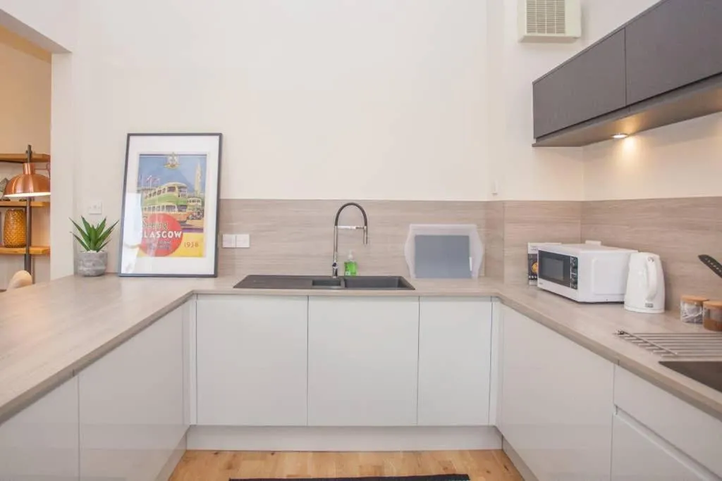 Image 1 of Spacious Period Property in Glasgow