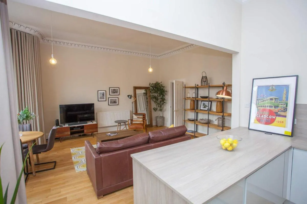 Image 3 of Spacious Period Property in Glasgow