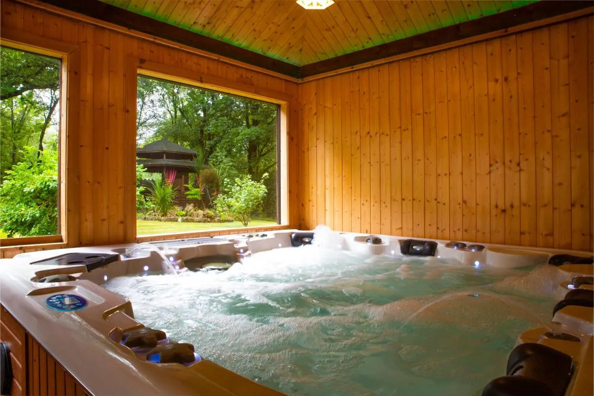 Image 2 of Stunning 4 bedroom country house – Hot Tub & Sauna