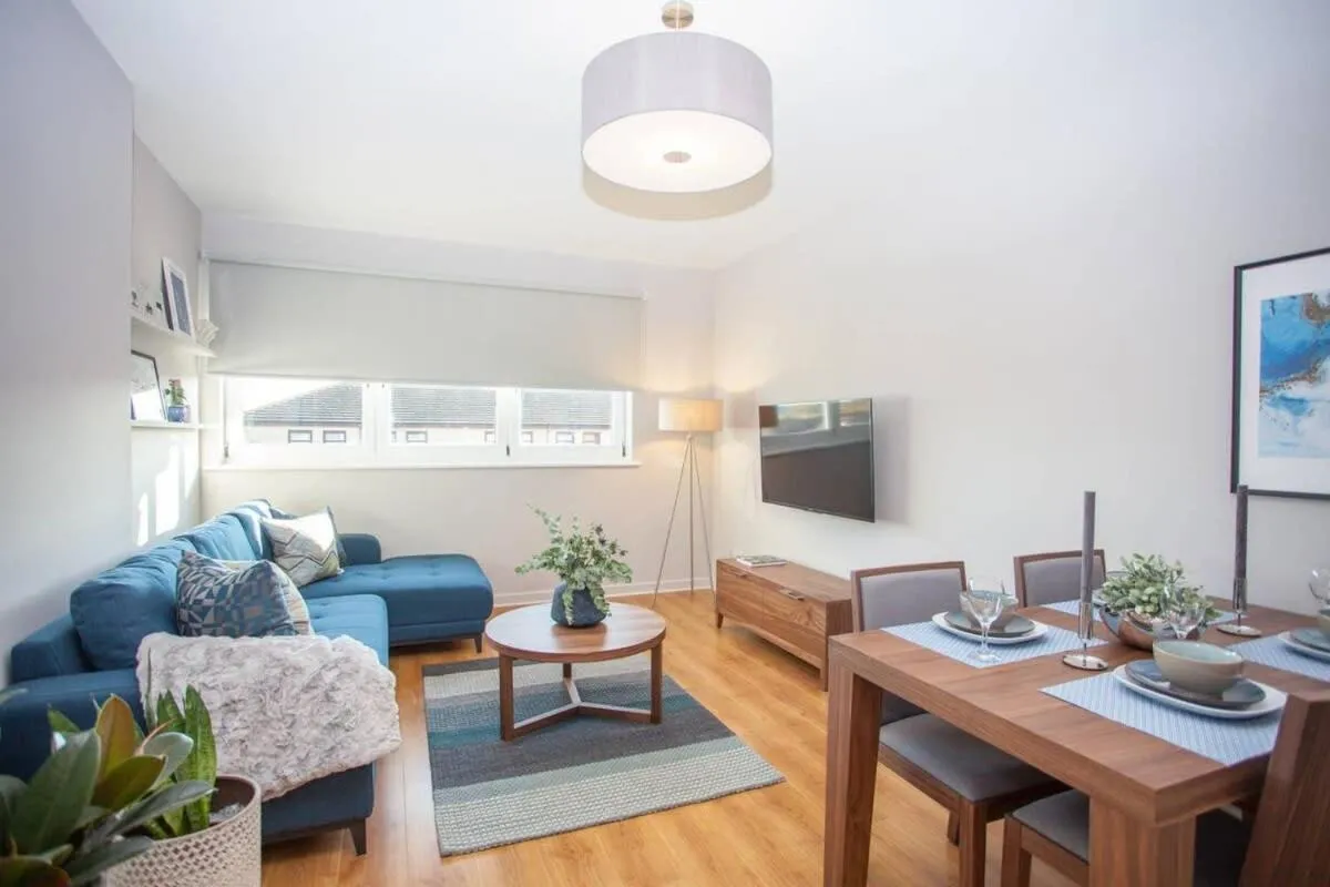 Image 1 of Stylish 2-Bed Apartment Near Glasgow Green