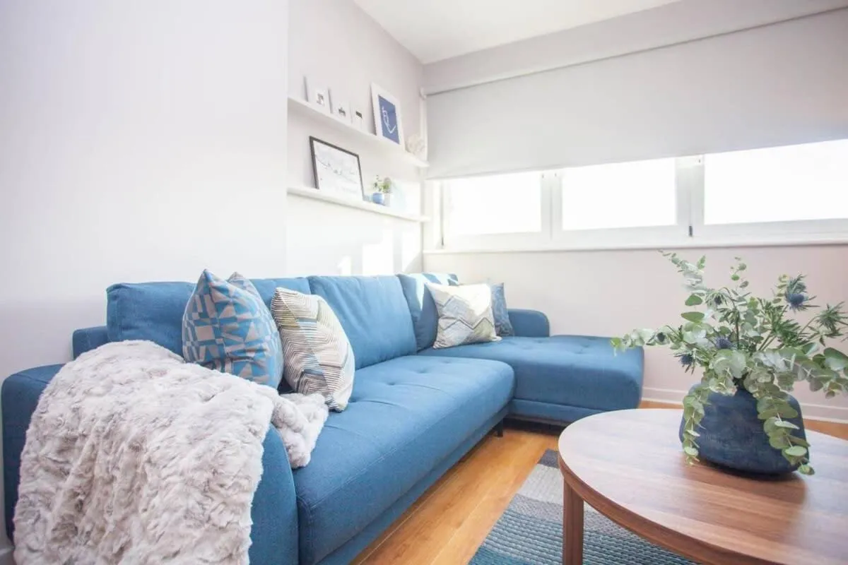 Image 2 of Stylish 2-Bed Apartment Near Glasgow Green