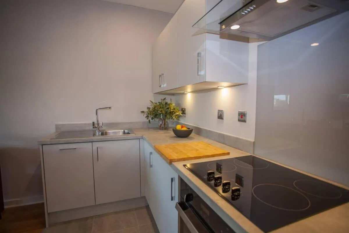 Image 5 of Stylish 2-Bed Apartment Near Glasgow Green