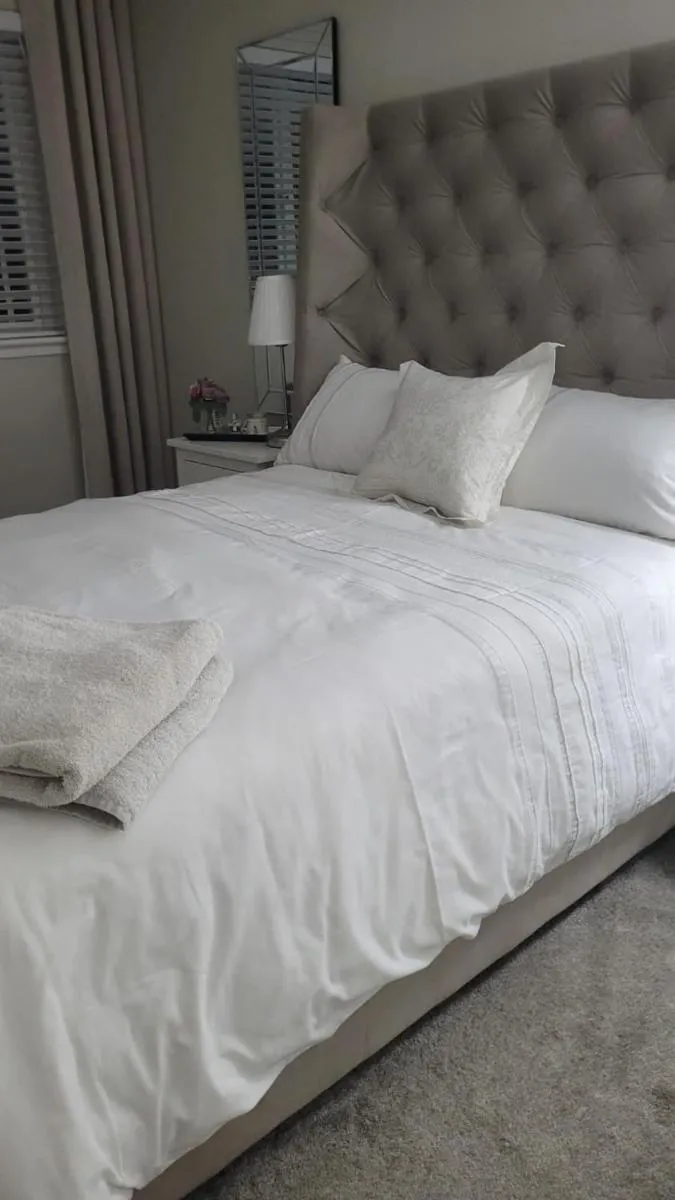 Image 3 of Stylish Modern 3 bedroom house free parking