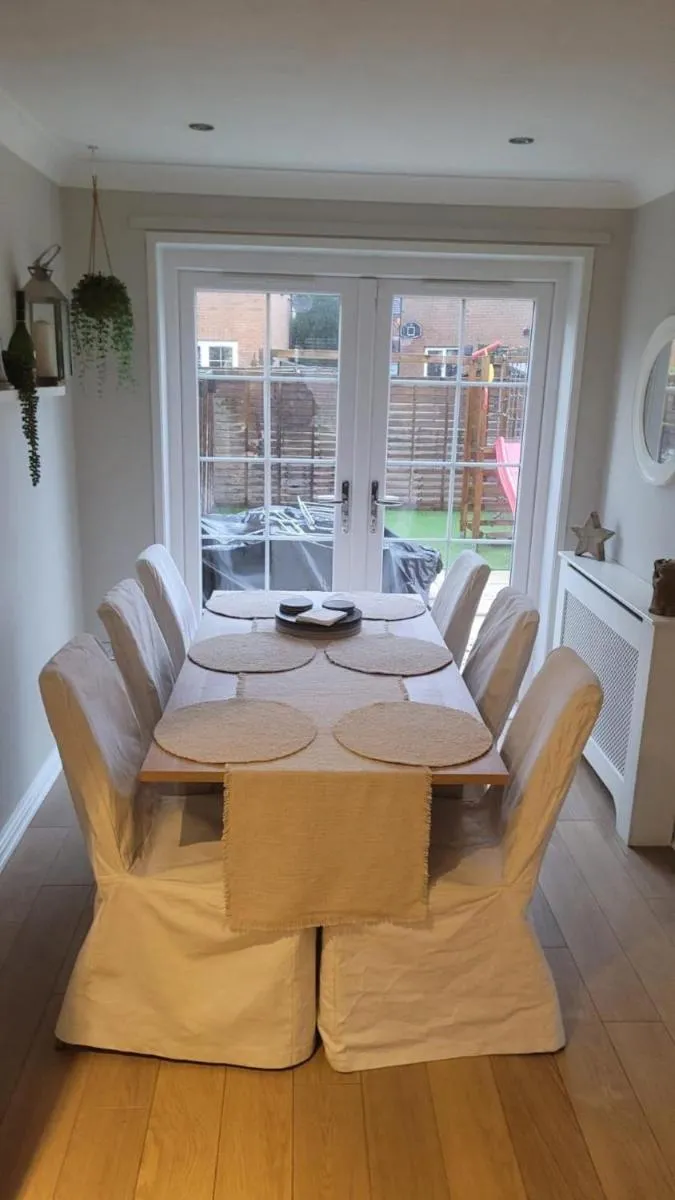 Image 5 of Stylish Modern 3 bedroom house free parking