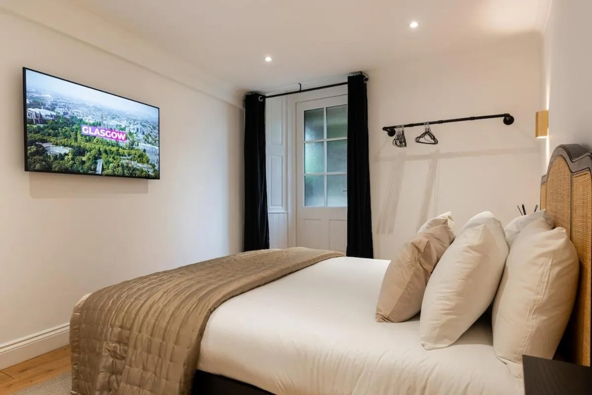 Image 6 of Stylish and Luxe 1 bed Apartment – Prime West End