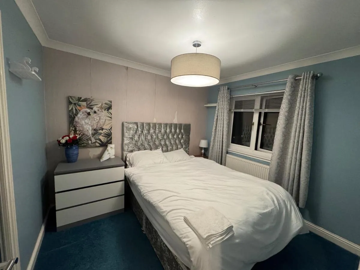 Image 1 of This guest house not ready please don t book me