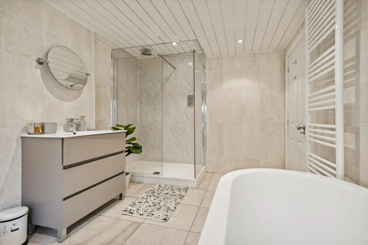 Image 2 of Timeless 5 bed Duplex Flat