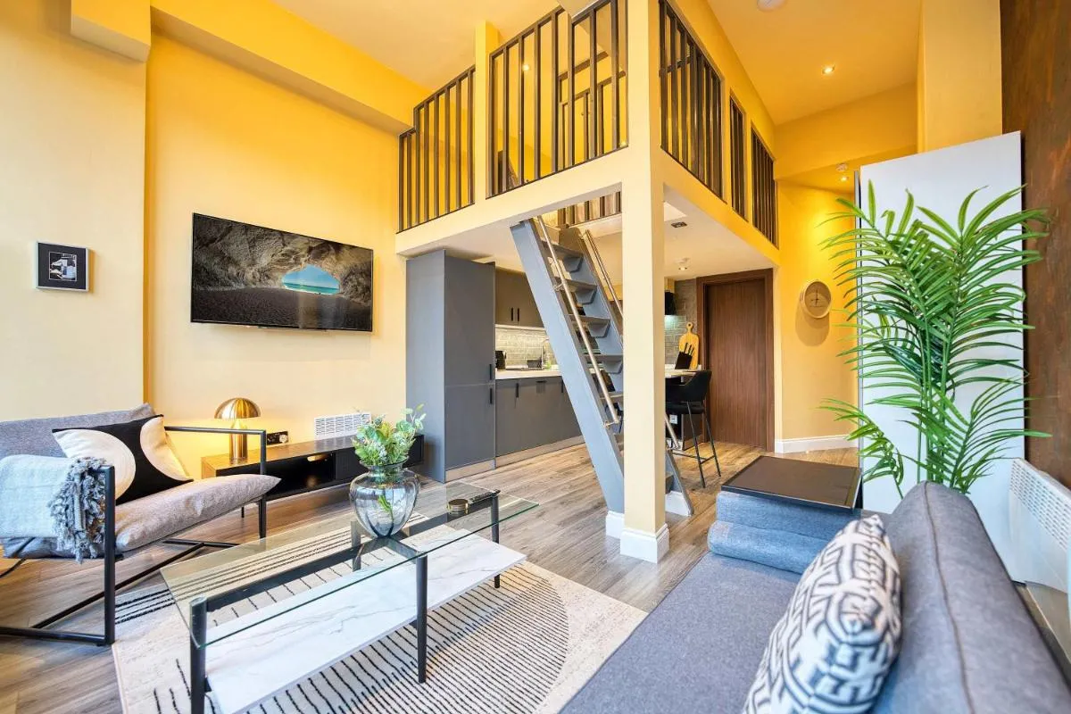 Image 2 of Union Court Mezzanine – B9 – Building has no lift and stairs to all apartments