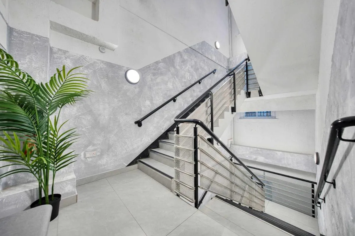 Image 6 of Union Court Mezzanine – B9 – Building has no lift and stairs to all apartments