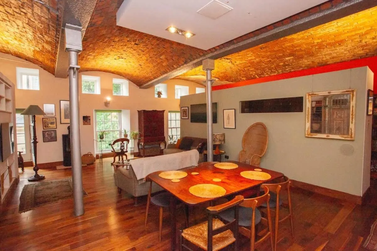 Image 1 of Unique House in Park District