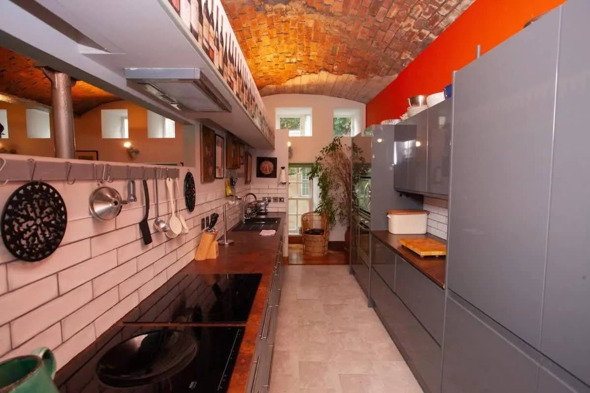 Image 4 of Unique House in Park District