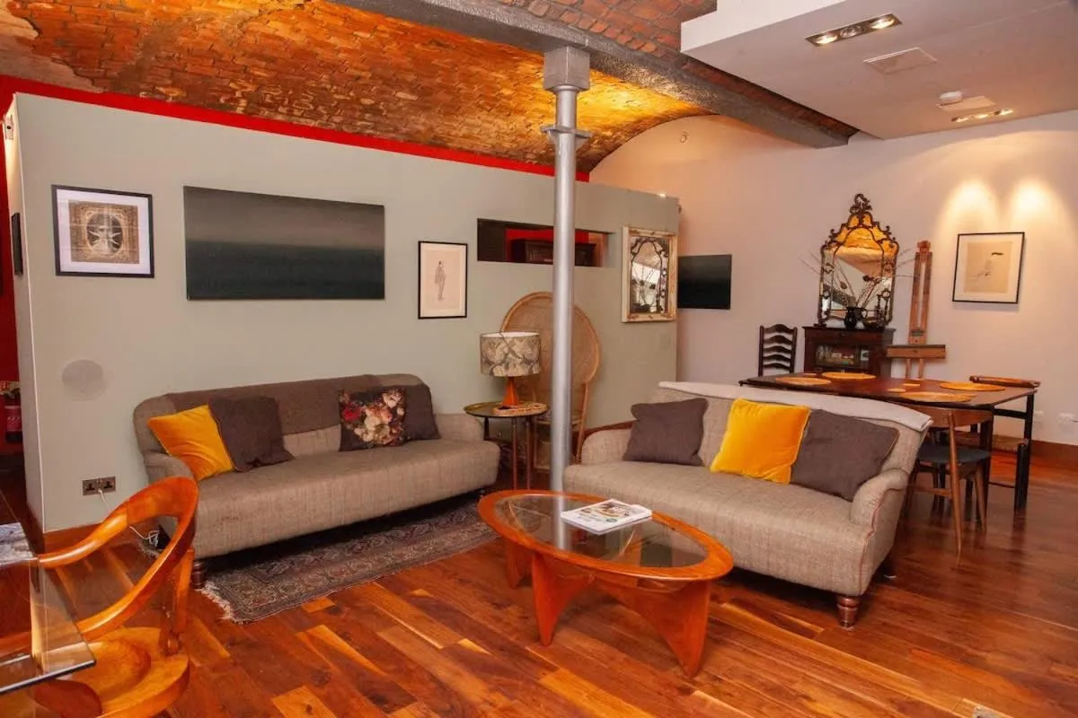 Image 6 of Unique House in Park District