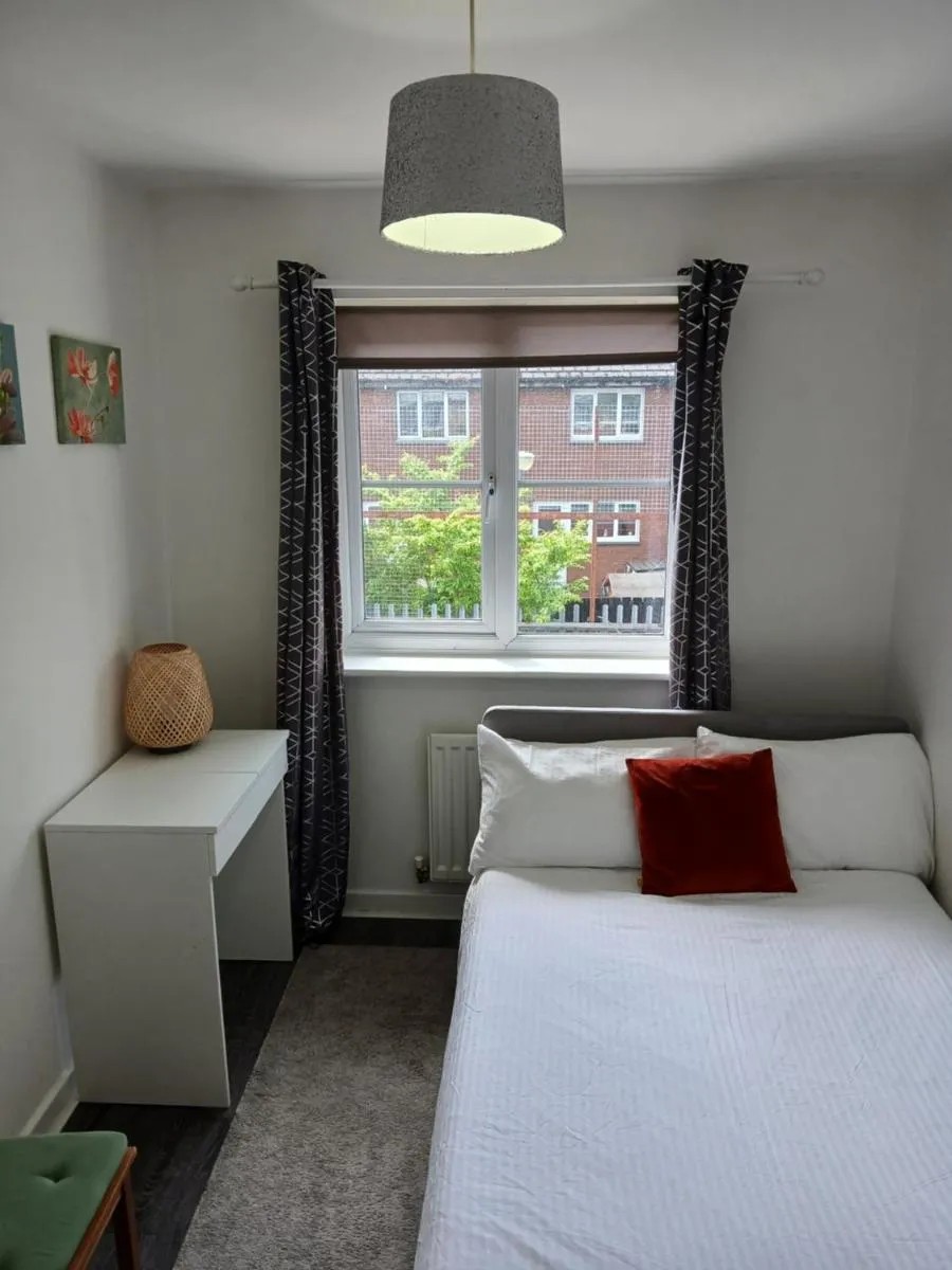 Image 6 of Urban Escape Glasgow Green Free Parking 20min walk to City Center