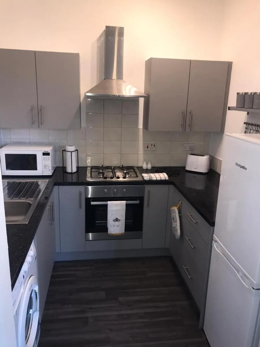 Image 5 of Vogue Apartments