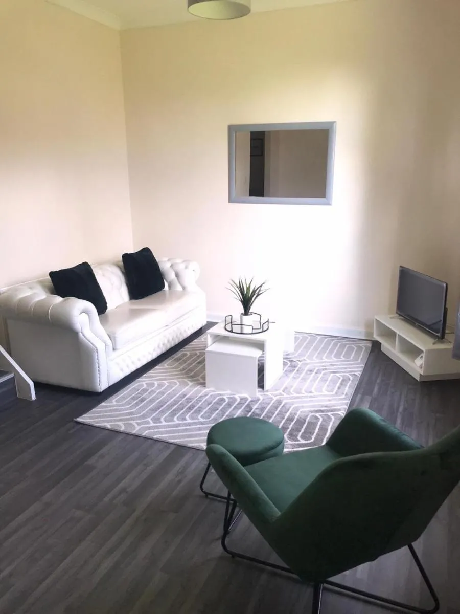 Image 6 of Vogue Apartments