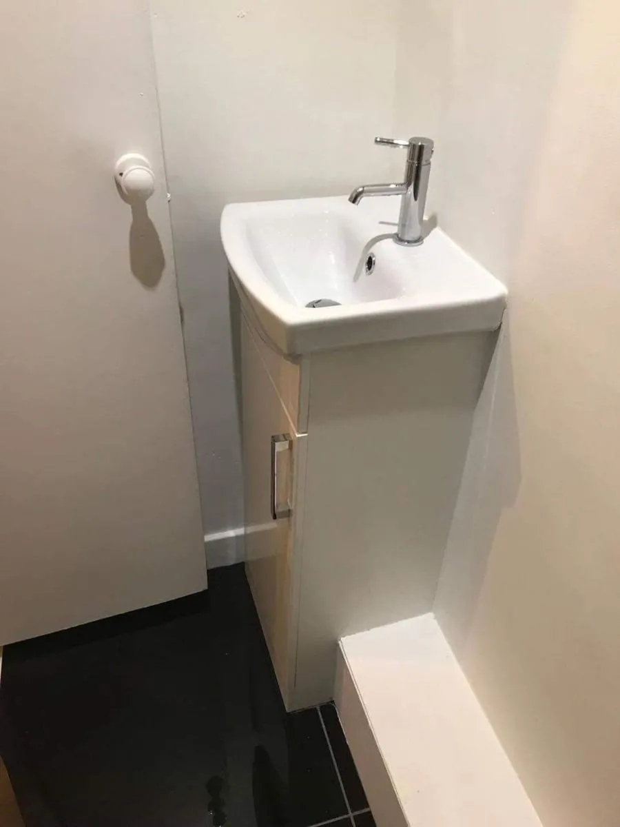 Image 1 of Woodside room