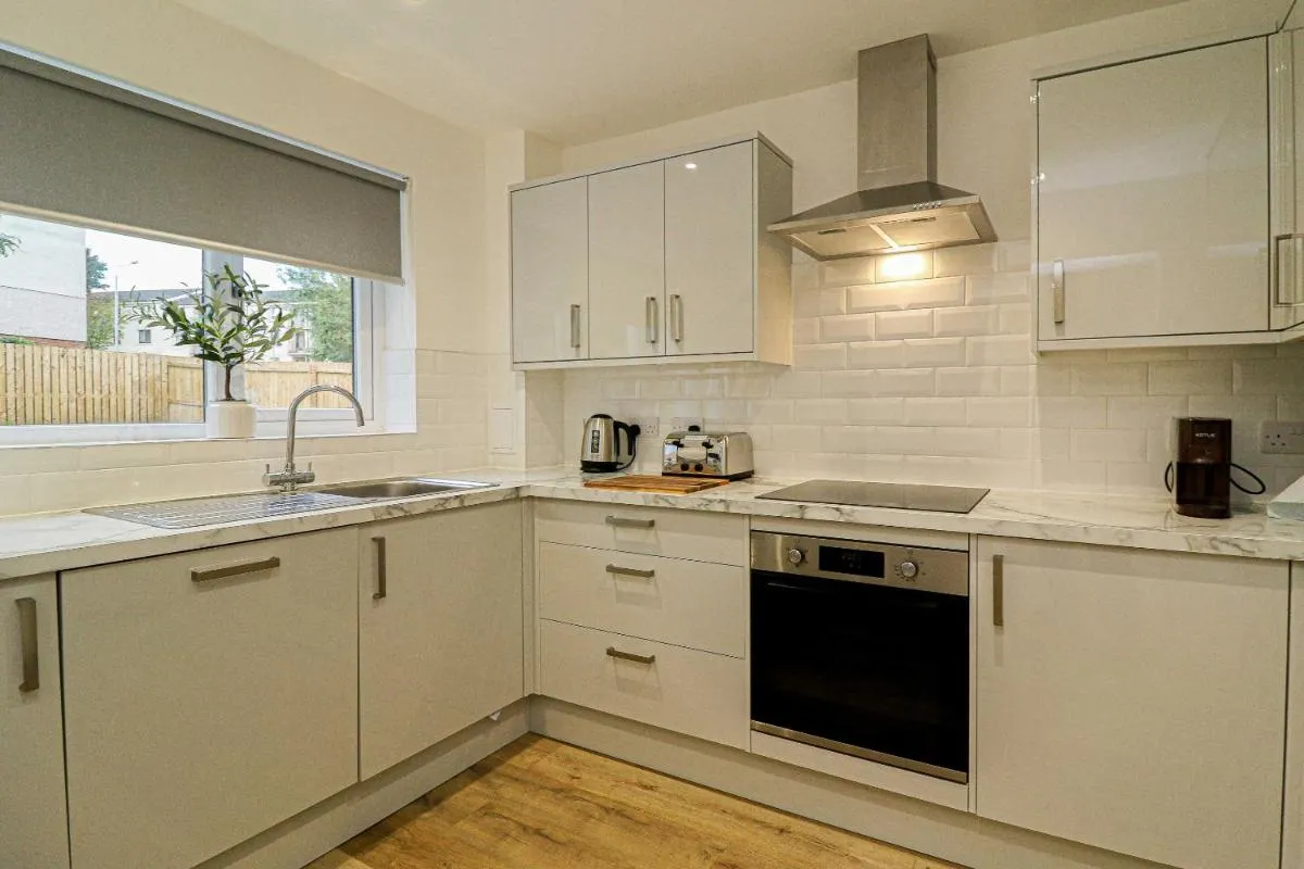 Image 2 of Wyndford Riverside House