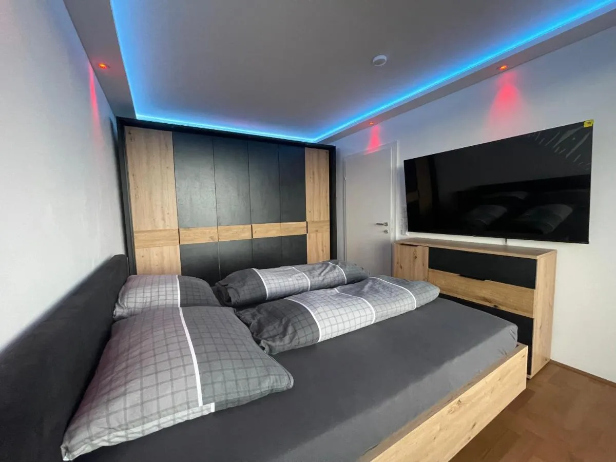 Image 1 of 100 qm Penthouse, Self-Check-In, 2 Parkplätze