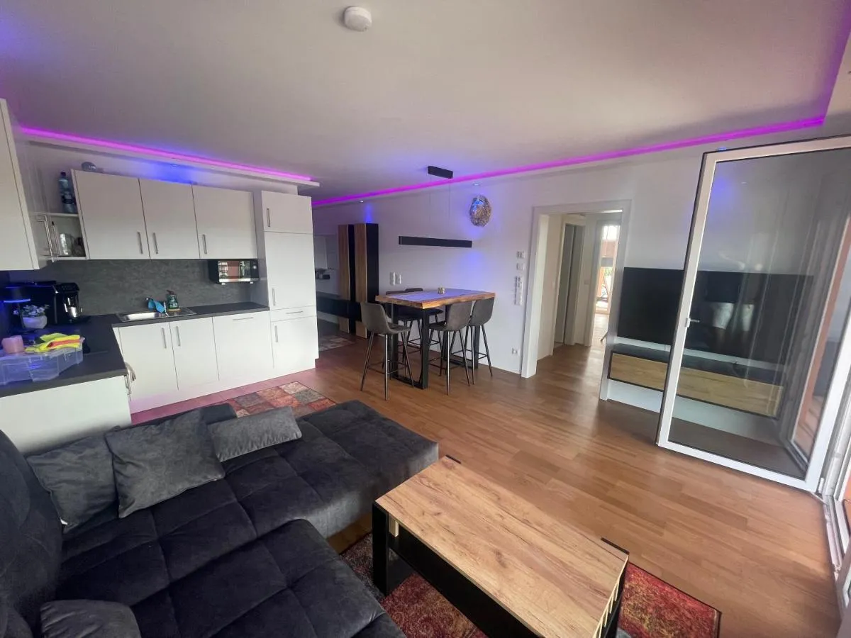 Image 3 of 100 qm Penthouse, Self-Check-In, 2 Parkplätze