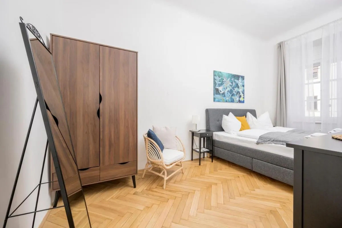 Image 6 of Anna and Friends