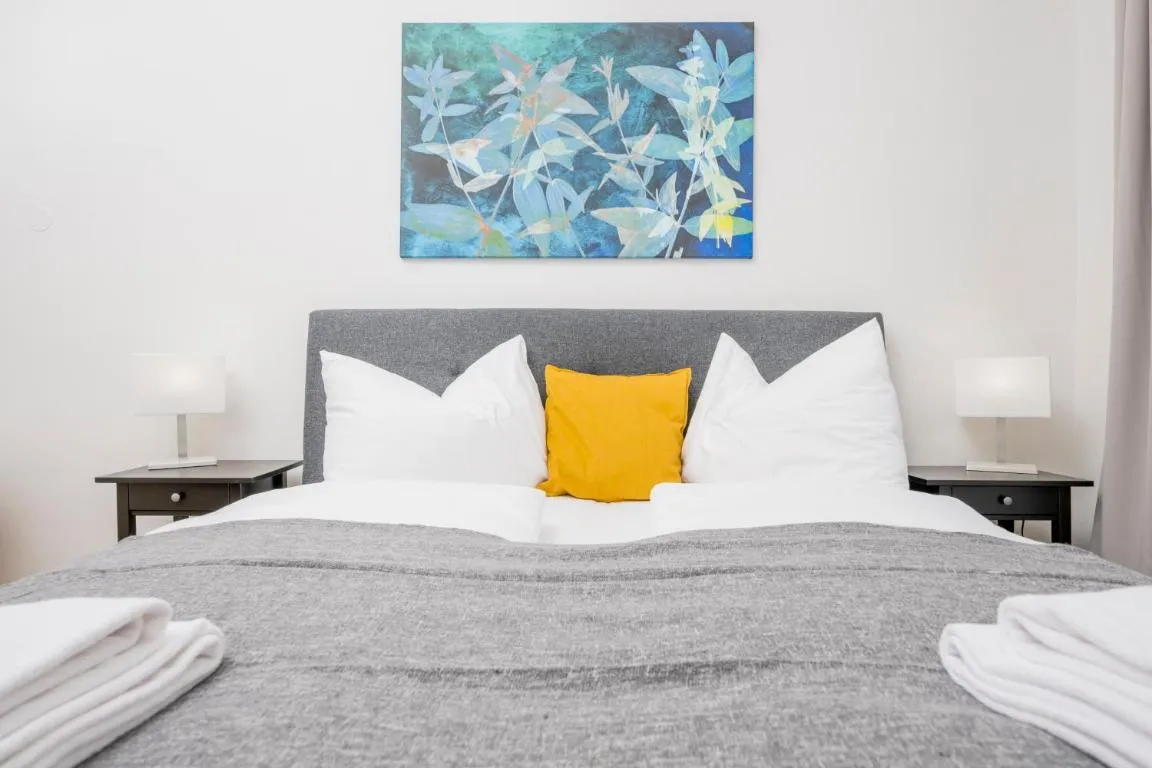 Image of Anna and Friends